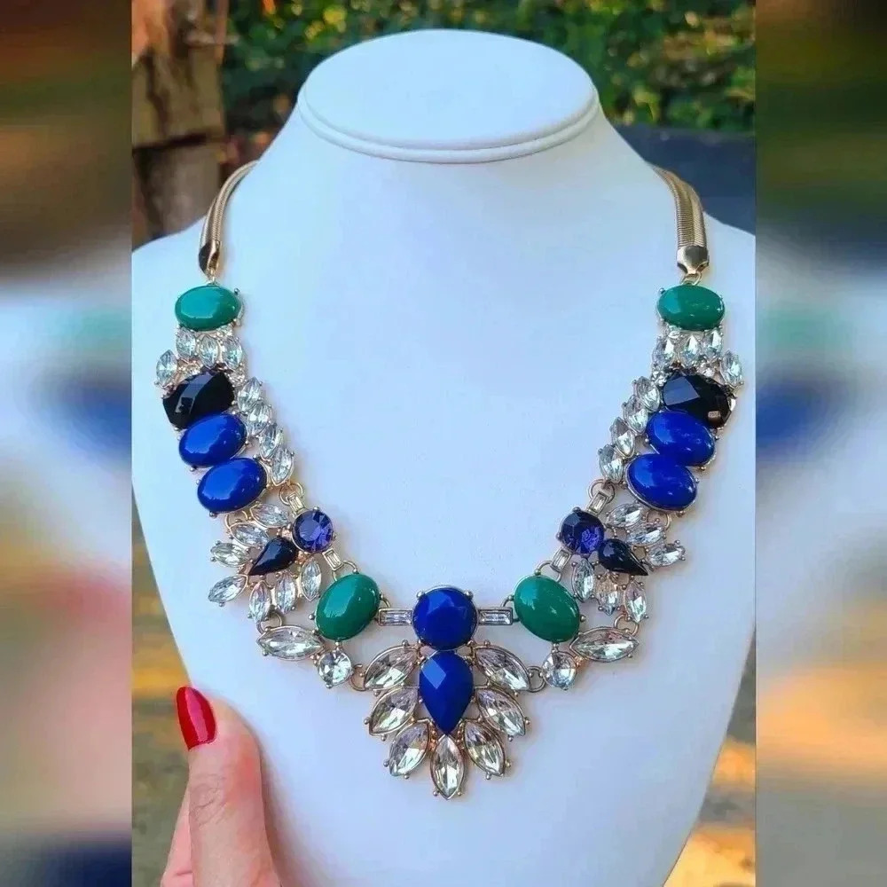 Peacock Blue Green necklace  Rhinestone glass stones details statement n…